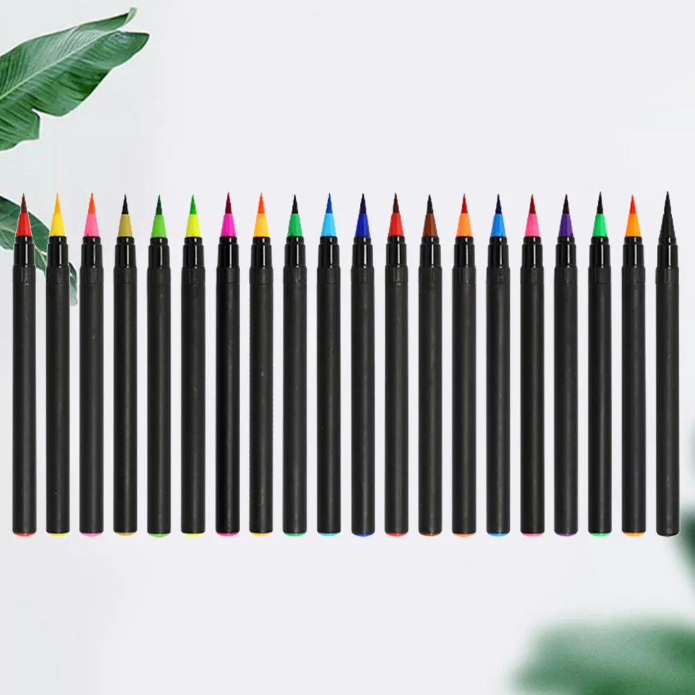 

Набор из 20 акварельных маркеров разных цветов с удобной ручкой и нейлоновыми наконечниками, идеально подходит для любителей творчества, обеспечивает плавные линии без сколов.