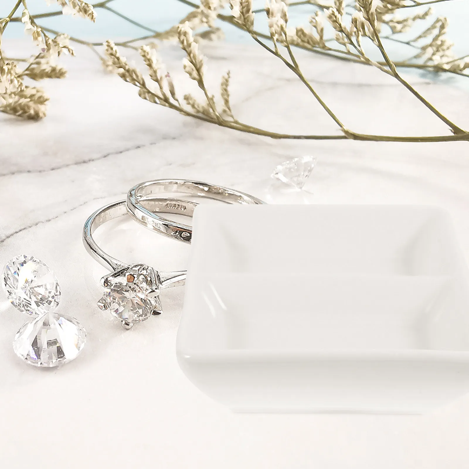 

Белый керамический поднос для хранения украшений с двумя отделениями, подставка для колец, тарелка для обручальных и свадебных подарков, органайзер, декоративный поднос для мелочей