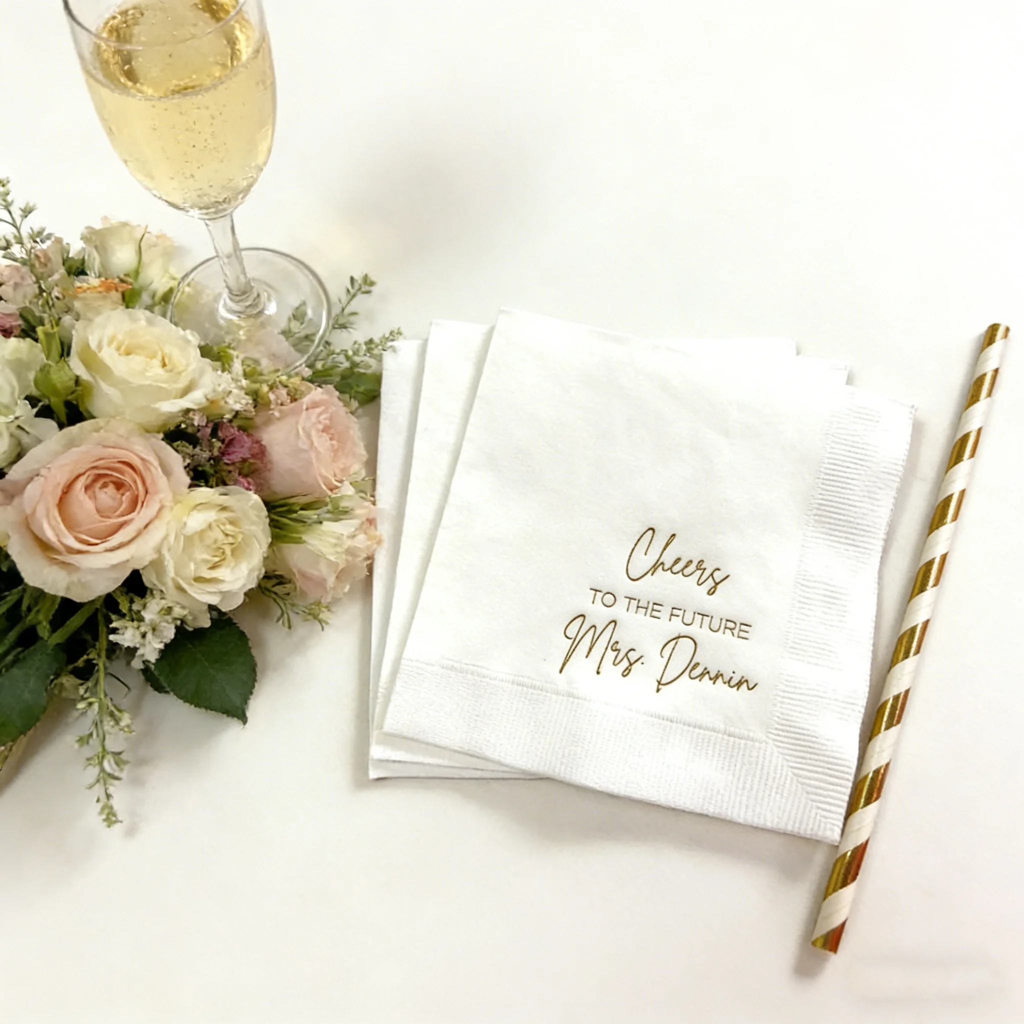 

50 шт. персонализированных салфеток с монограммой «Cheers to the Future Mrs» для девичника, коктейльных и обеденных вечеринок, а также полотенца для гостей