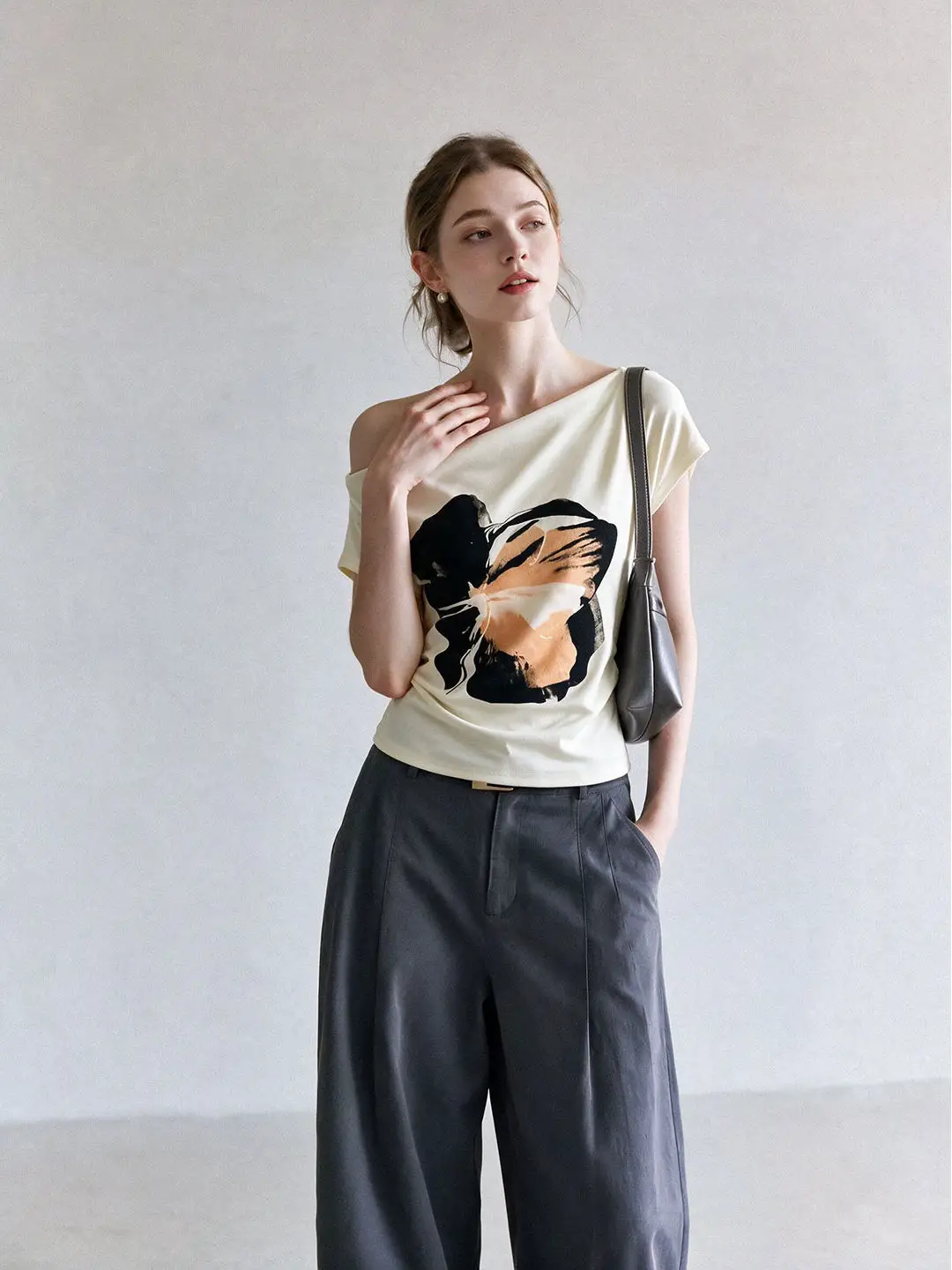 Unique Beautiful Irregular Flower Asymmetrical Shoulder Short Sleeve T-Shirt Women's Summer High-End Feel One-Shoulder Swing ...