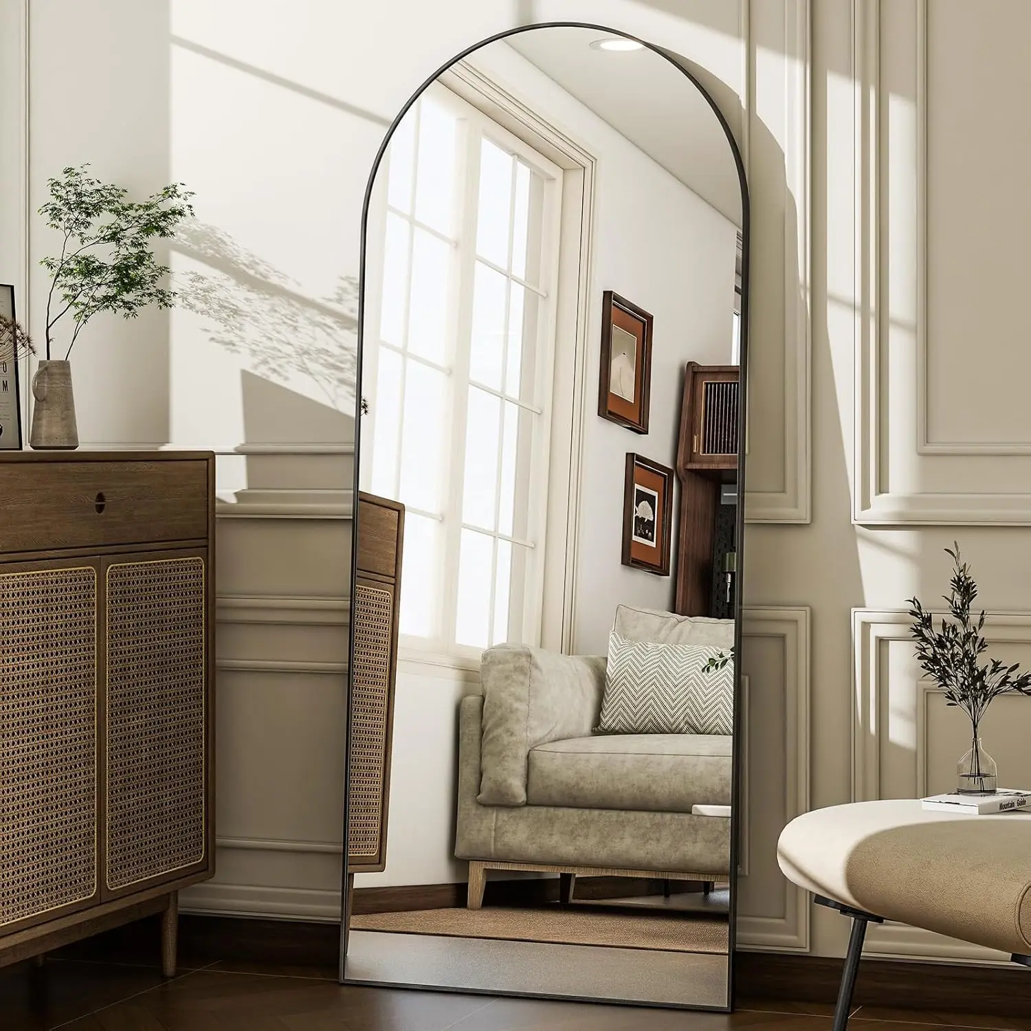 Lustro pełnowymiarowe łukowe 57 x 20 cali z ramą ze stopu aluminium, do montażu na ścianie lub stojące, do łazienki, salonu, sypialni