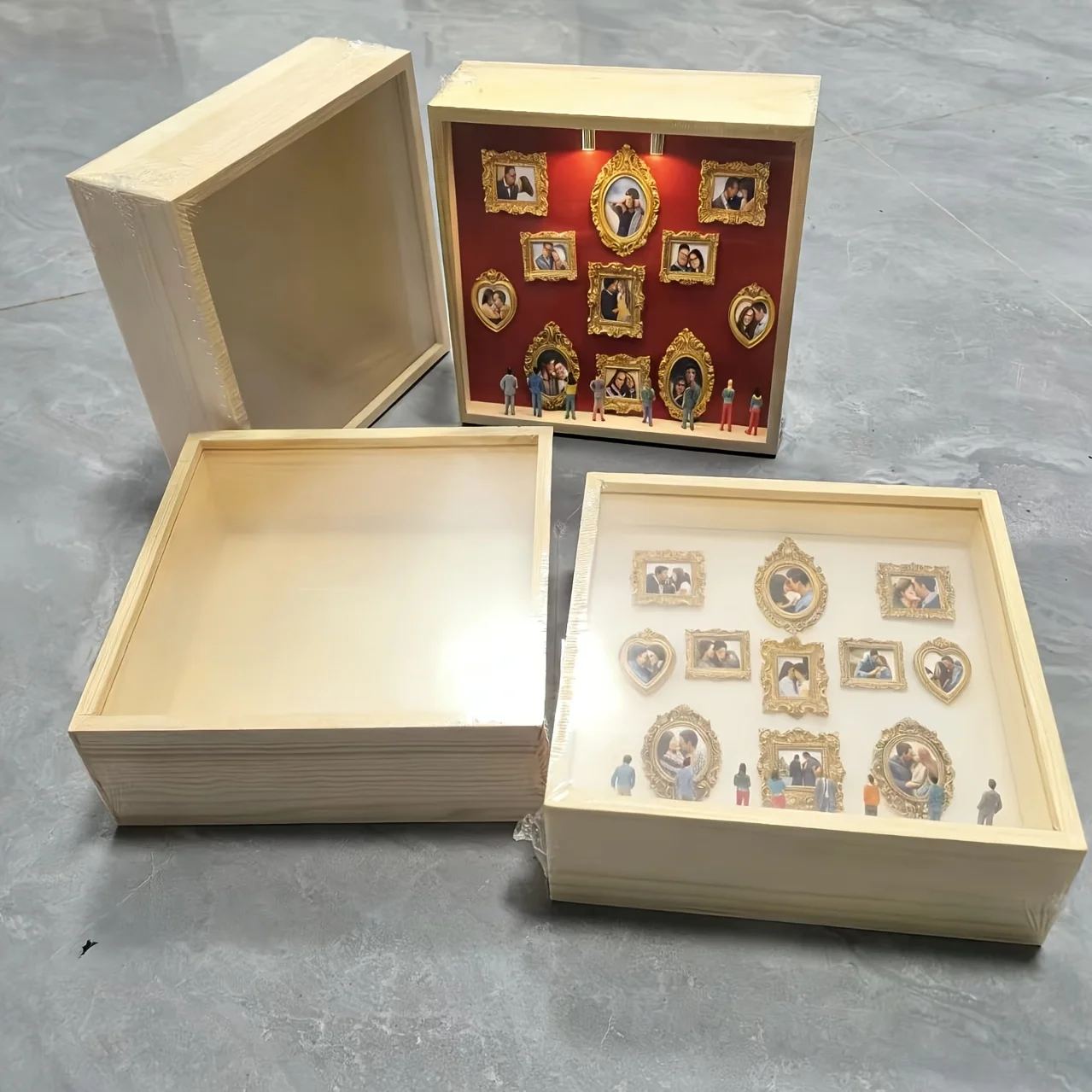 One Piece of Solid Wood Box, DIY Mini Museum Silhouette Box Display Frame Dustproof Display Stand, Suitable for Occasions Such a