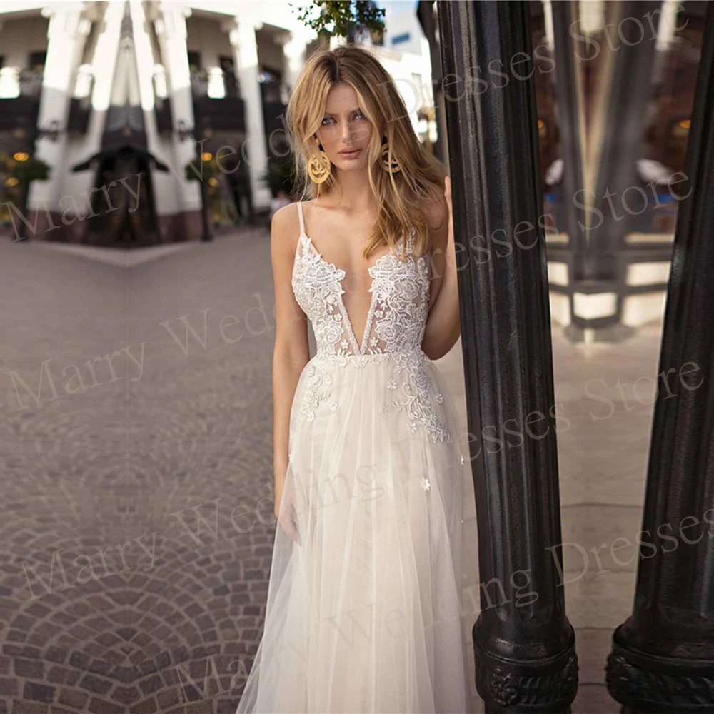 2024 Fascinating A Line Women's Wedding Dresses Modern Appliques Lace Bride Gowns Sexy Spaghetti Straps Backless Robe De Mariée