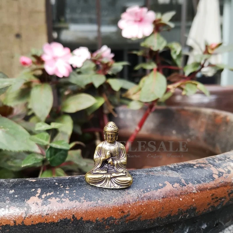 Mini Portable Vintage Brass Buddha Statue Pocket Sitting Buddha Figure Sculpture Home Office Desk Decorative Ornament Toy Gift - Detail 1