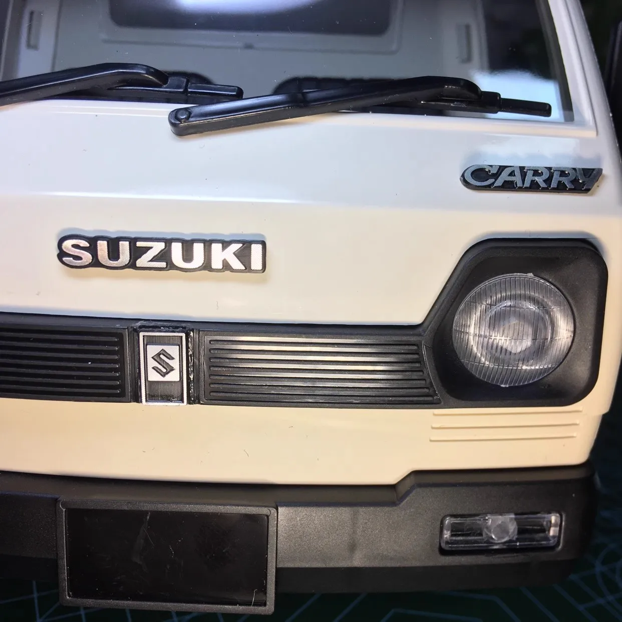 Logotipo do carro Suzuki, WPL D12, 1:10