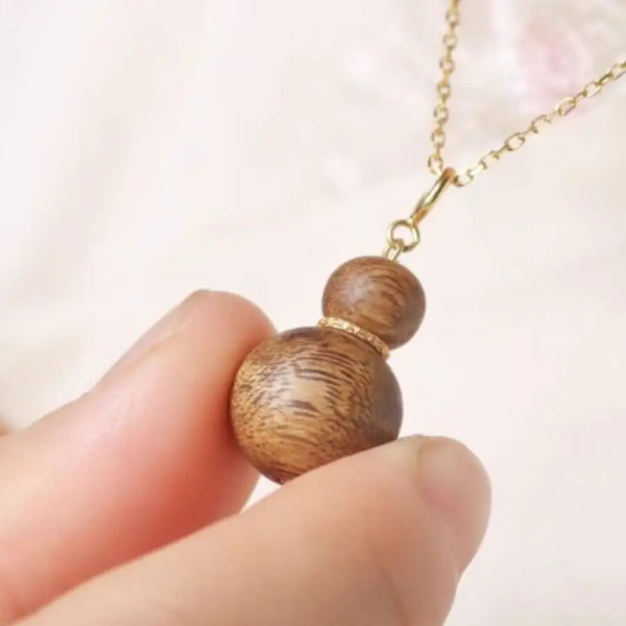 

Handmade Genuine Agarwood Hulu Shape Pendant Necklace Gold Tone Chain Fashion Jewelry Gift for Her