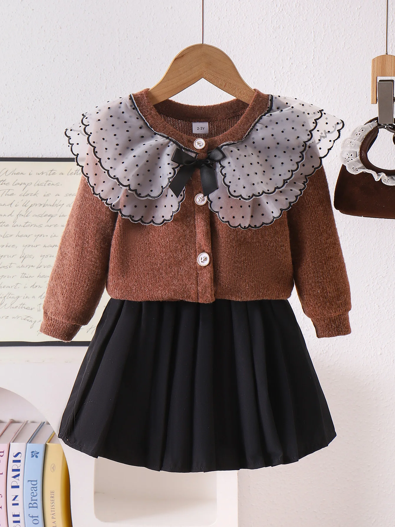 Cross-border Autumn and Winter New Girls Sweet and Comfortable 2-7 Years Old Brown Long-Sleeved Top + Black Skirt