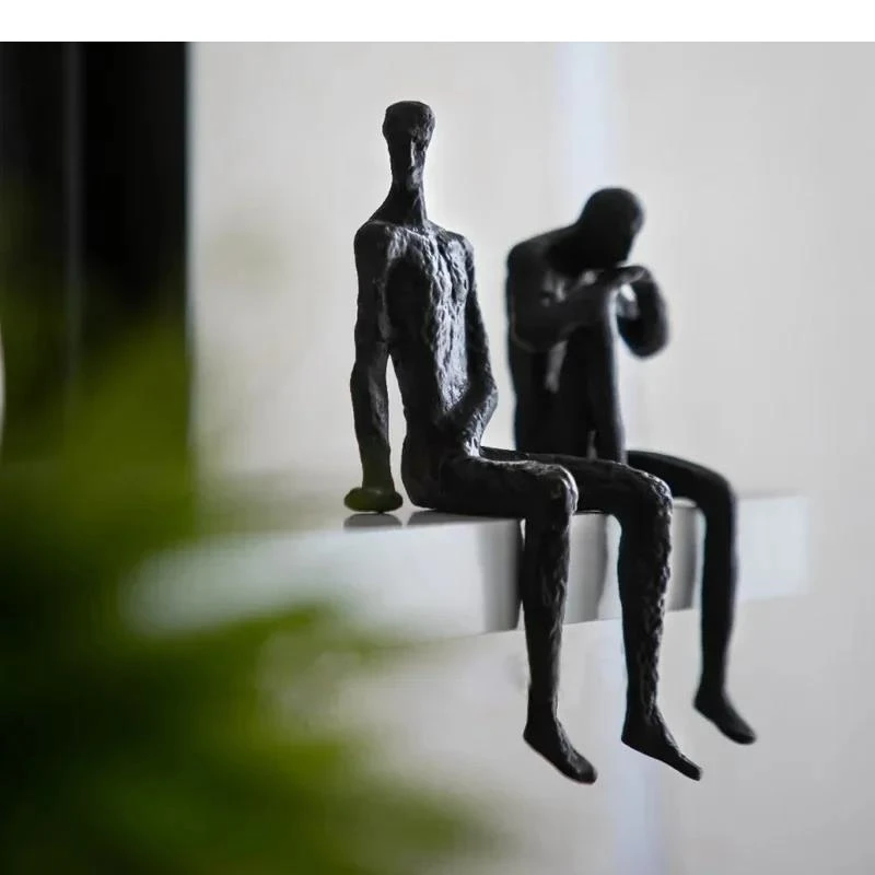 Minimalistische Schwarz/Goldene Charakterskulptur Schreibtisch-Dekoration Ornamente Modernes Design Kreative Legierungs-Kunsthandwerk Abstrakte Figuren-Statue