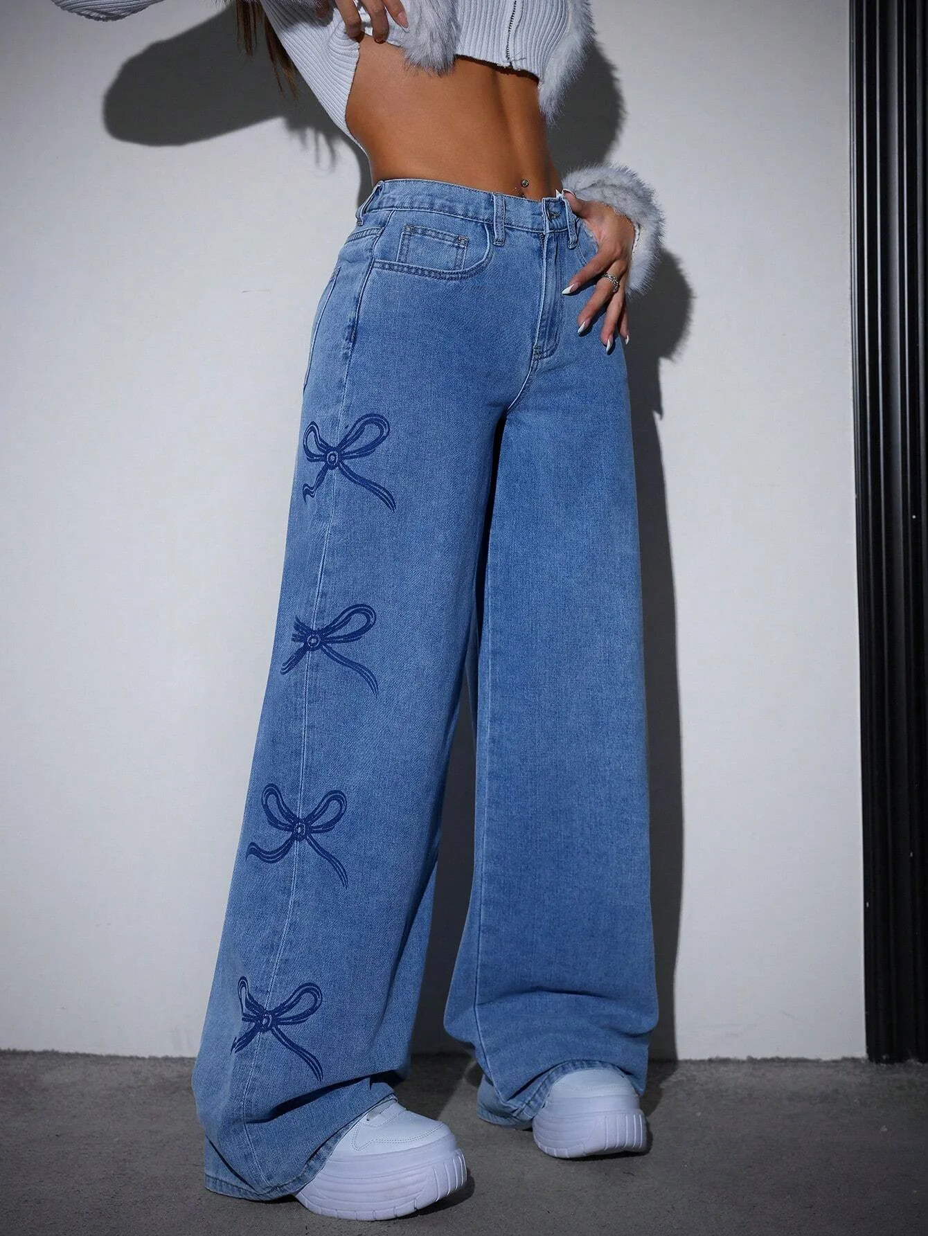 

2025 New Y2K American High Street Jeans: High Waist Washed Denim Pants with Bow Detail for Cute Girls, Retro Chic Fashion