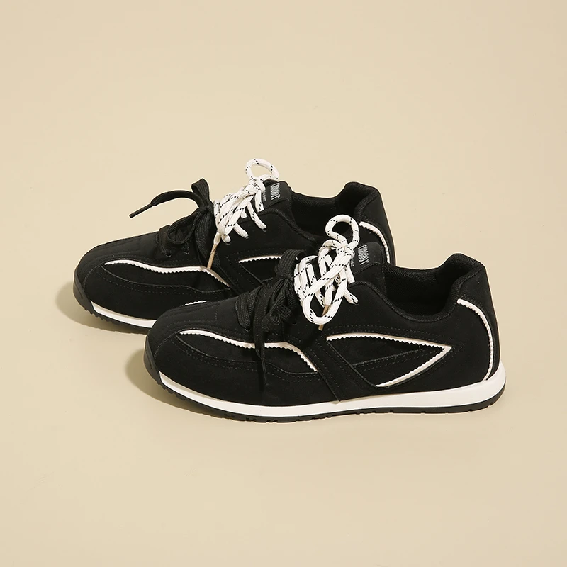 حذاء أبيض جديد لعام 2025 للنساء، حذاء رياضي كاجوال عصري لزيادة الارتفاع، حذاء كاجوال متعدد الاستخدامات وجيد التهوية