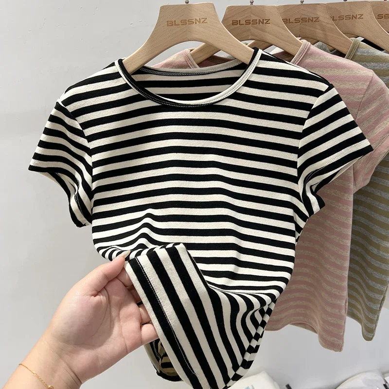 AOSSVIAO 2025 Camiseta informal de verano para mujer, camiseta ajustada de manga corta con cuello redondo, camisetas básicas lisas a rayas