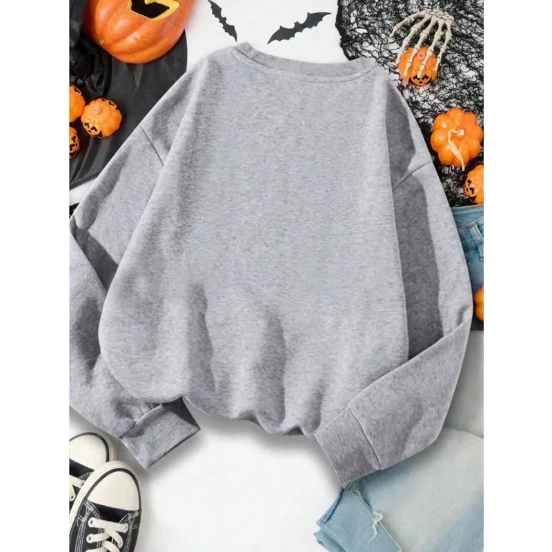 Eine Disney-Maus genießt nur den Nachmittagstee auf Halloween. Sweatshirt mit Aufdruck. Herbst-/Winter-Pullover-Sweatshirt mit Rundhalsausschnitt.