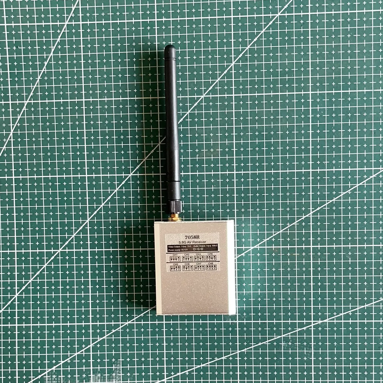 5.8G 8CH Wireless Video Receiver 2 AV Output Ports FPV Video Audio Transmission Receiver for RC Vehicle Monitor Display System