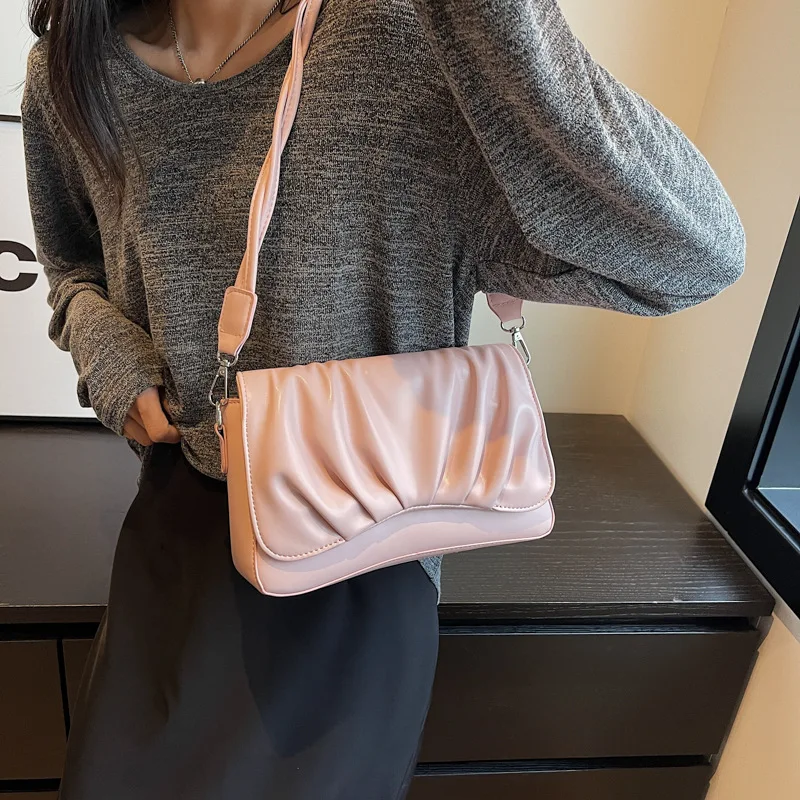 2023 New Shoulder Bag Designer Unique Design French Pleated Cloud Bags for Women PU Solid Color Trend All-match Mini Square Bag