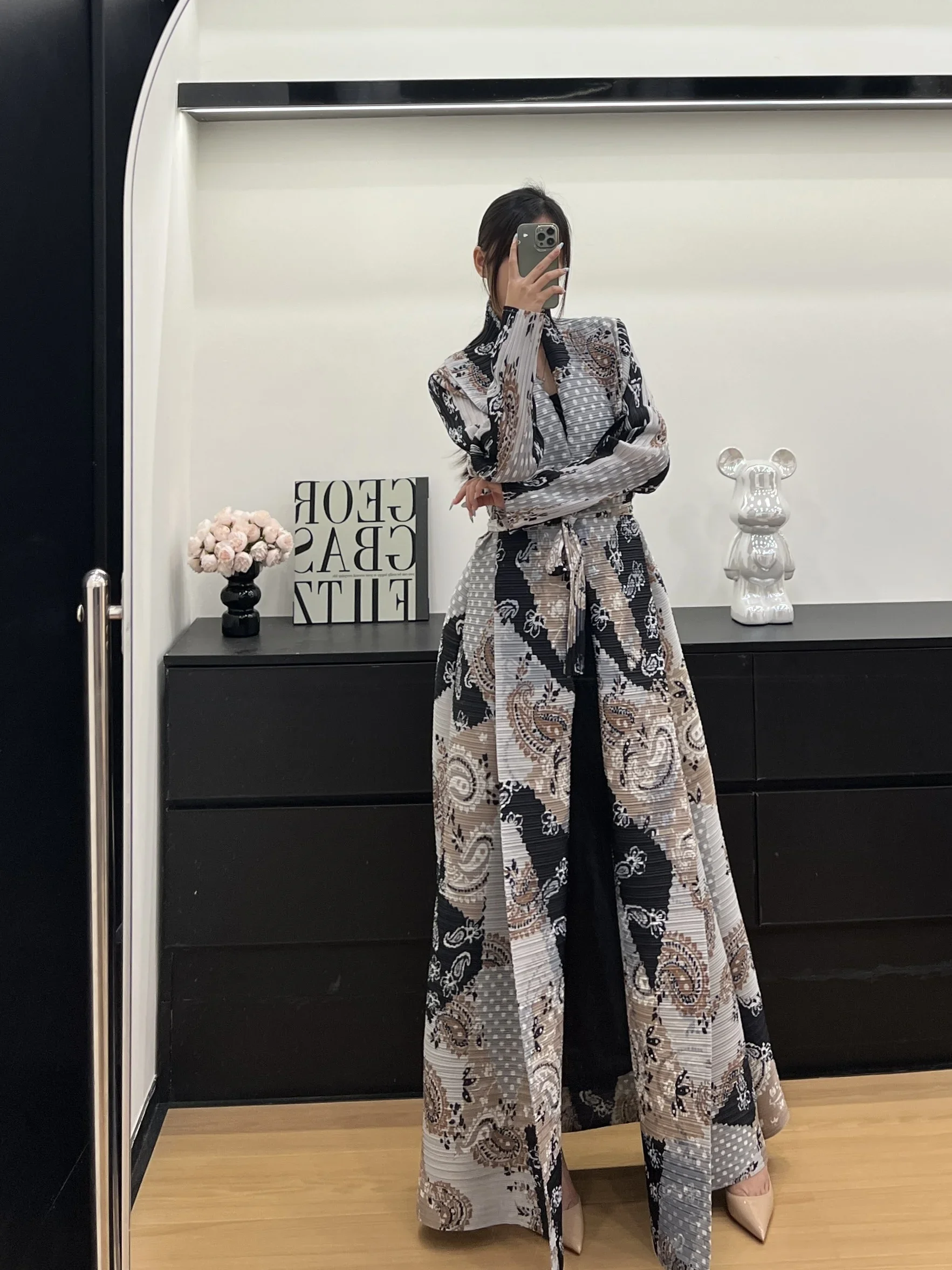 

Miyake Pleated Printed Jacket 2025 Spring New Peplum Trench Coat Robe Cape Coat
