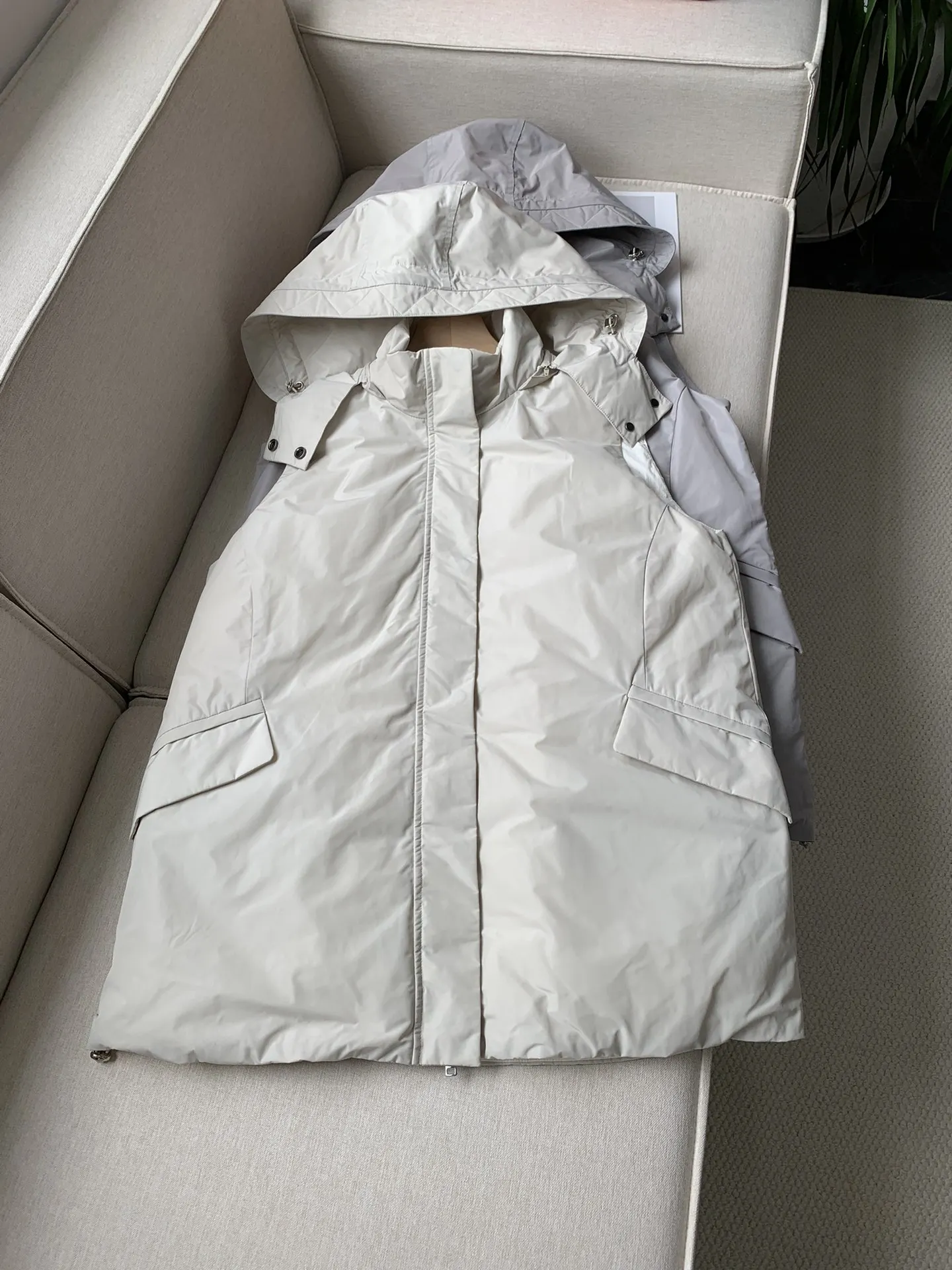 

New Mid-Length Down Vest For Women With Detachable Hood, White Goose Down Vest, Loose Casual Warm Jacket