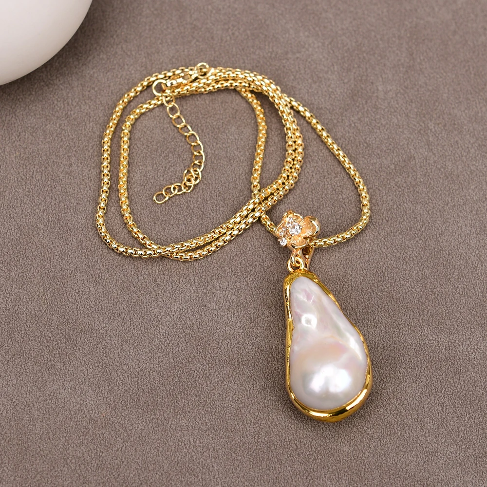 

GG Big Cultured White Baroque Pearl Gold Edge Plated Pendant Fashion Snake Chain Choker Necklace Lady Gifts