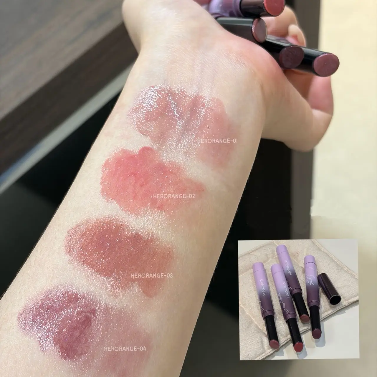 Herorange Rauchiger Lila Kristall Lipgloss Feuchtigkeitsspendend Nicht-Klebrig Aufpolsternd Glas-Effekt Tägliche Lippenkosmetik – Detail 4