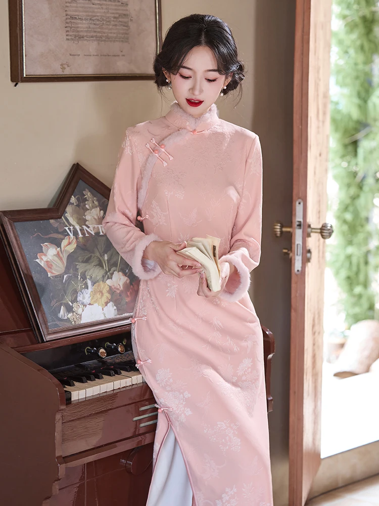 

Ретро-платье с длинными рукавами, розовое, для помолвки, теплое, молодежное, зимнее, для девушек, в традиционном китайском стиле, с высоким разрезом