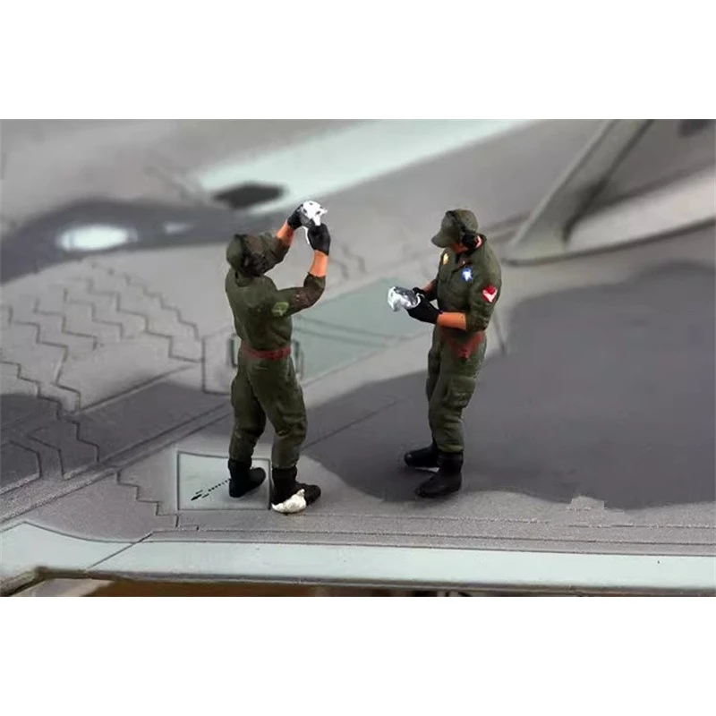 

1:72 Scale Model 10 Pcs Action Figures Aircraft Carrier Ground Service Handling Working Men Doll Toy DIY Scene Accessory Display