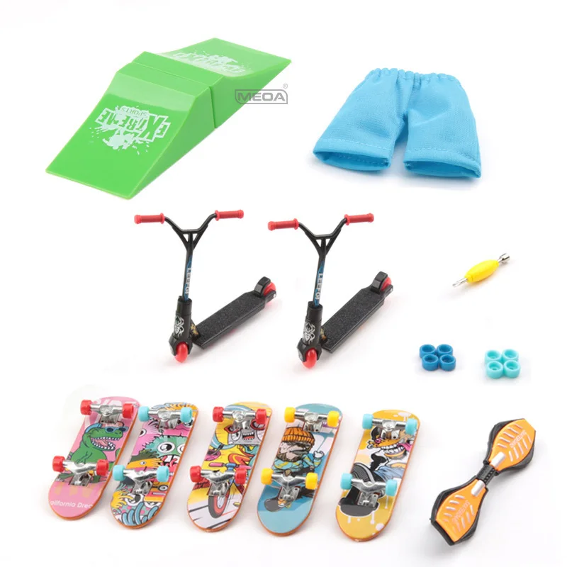 Scooter/Skateboard da dito/Pantaloni casual/Pattini a rotelle/Bici per Tech Deck Ramp Venue Combinazione Set Bambini Indoor Home Toys Gif