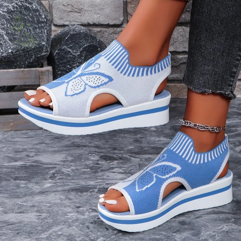 Nuovi sandali da donna taglie forti estate nuova suola piattaforma punta tonda scarpe singole in rete moda Casual sandali farfalla blu