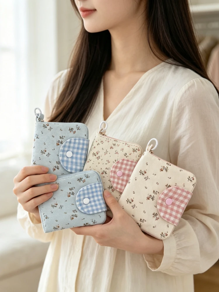 Lovely Sweet Floral Multi‑Purpose Wallet Portable ID Bank Card Storage Pouch Coin Purse for Daily Student Use 12x10cm