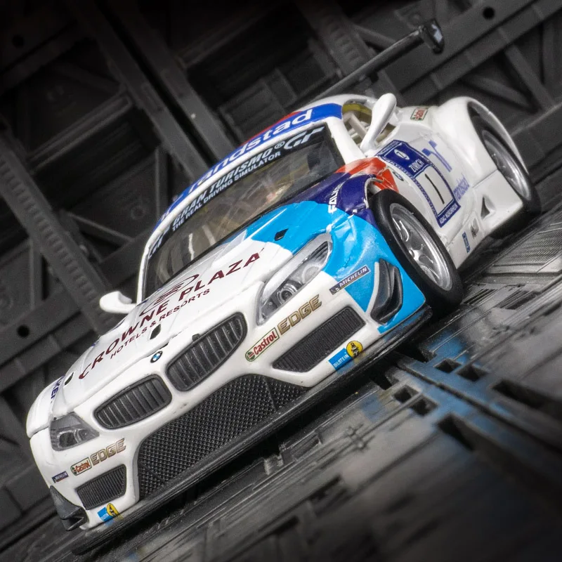 

CCA 1:32 BMW Z4 GT3 rally car alloy model, sound and light feedback toy, door and hood can be opened for children's toys