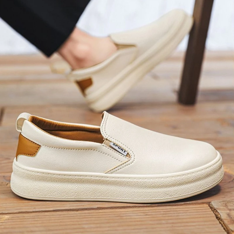 2026 New Men's Low-Cut Board Shoes Casual All-Match White Flats Fall Anti-Odor Platform Anti-Slip Lazy Shoes