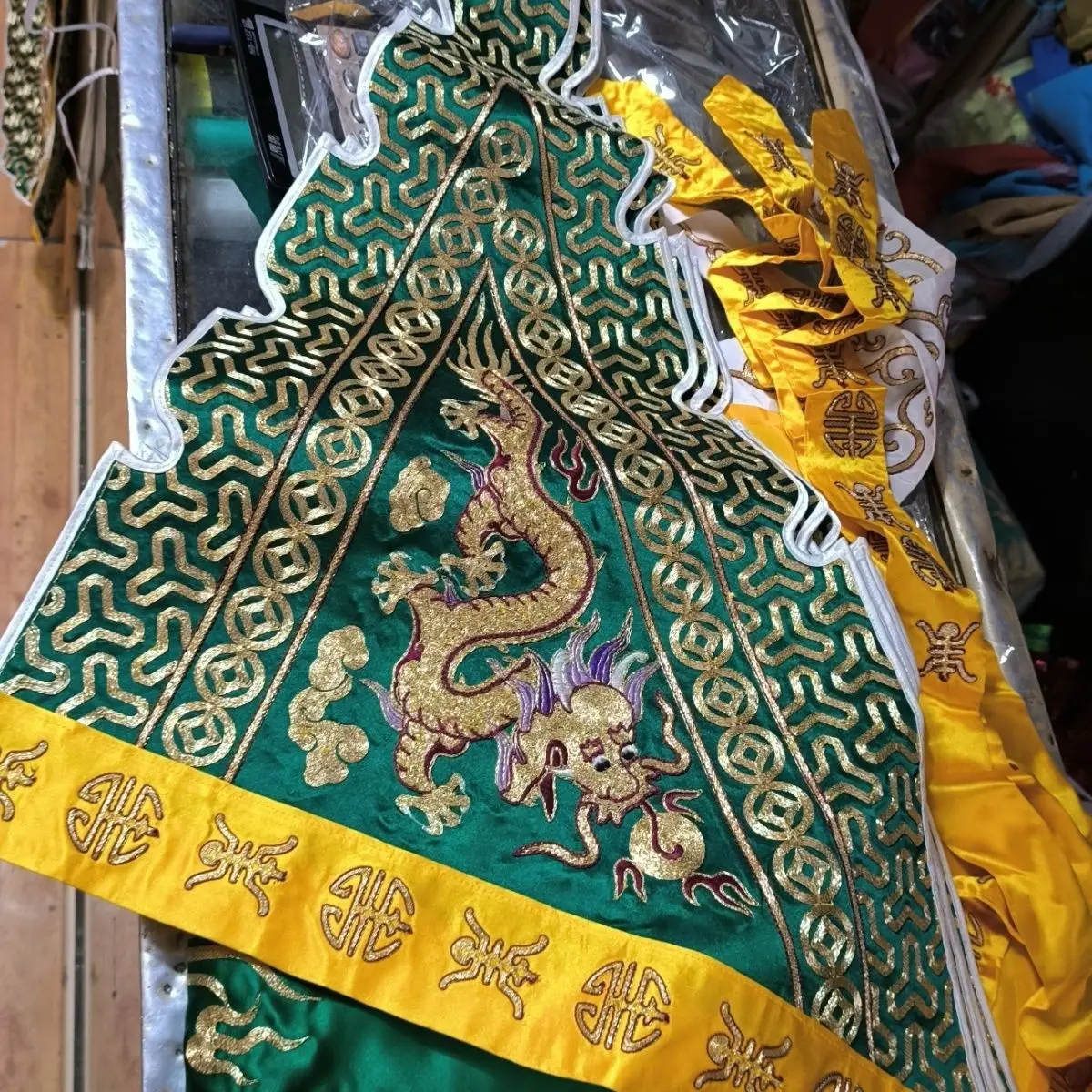 Opera costumes, costumes, Peking Opera men rely on all-gold Guan Gong, big men rely on small students, martial arts