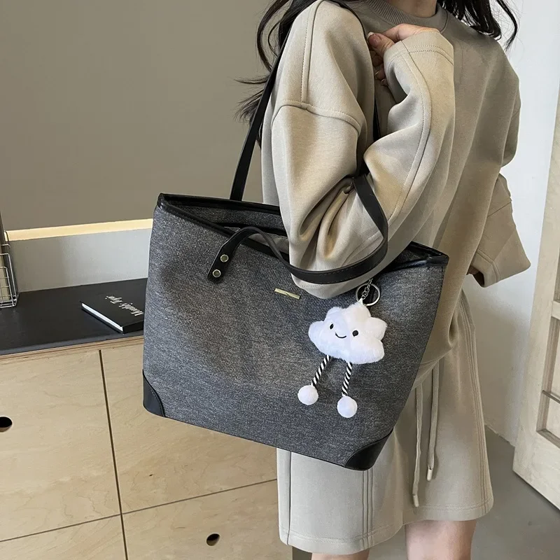 

Korean Fashion Commute Women Shoulder Bag Purse Large Capacity Simple Casual Tote Bag Vintage Armpit Handbags with Cute Pendant