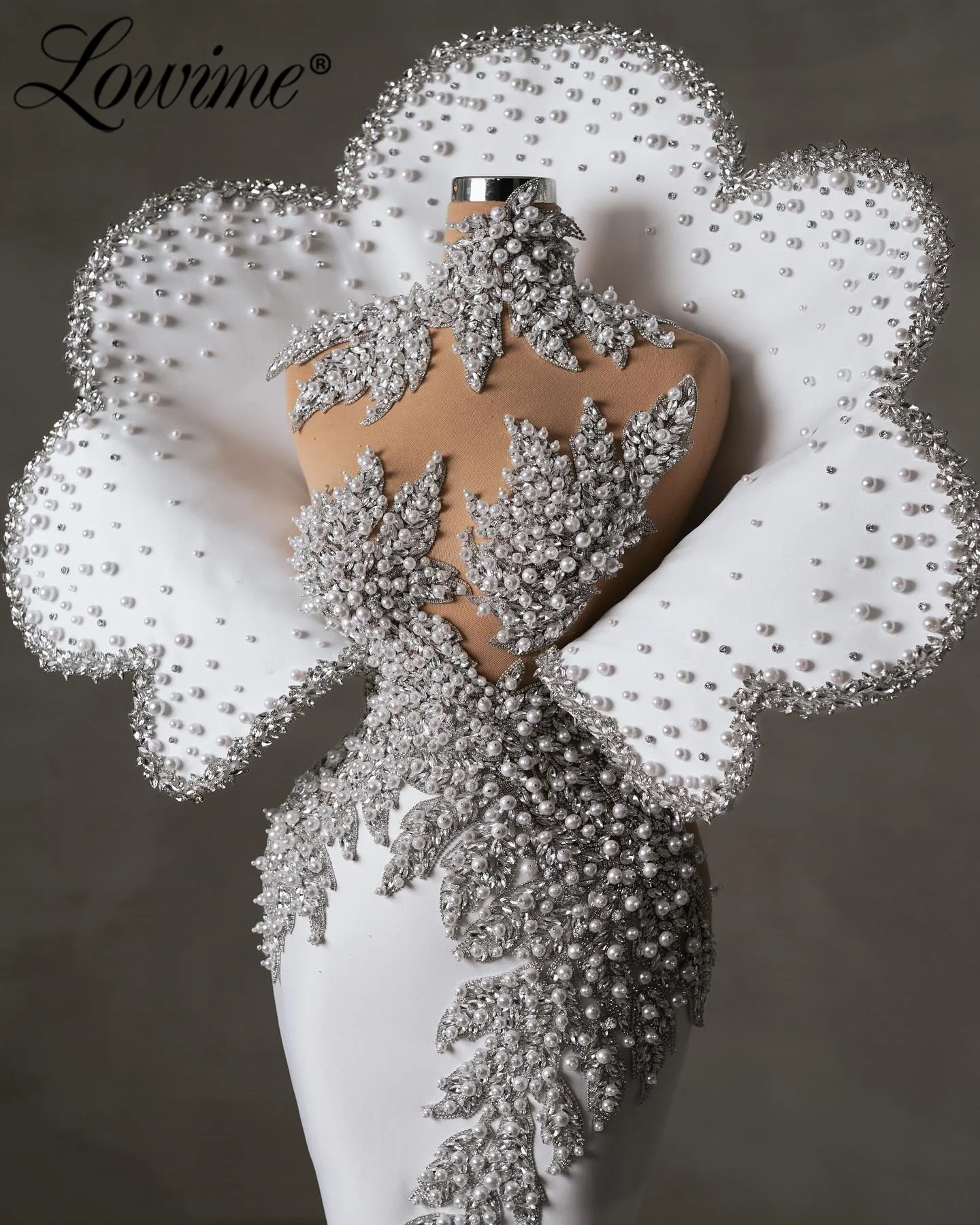 Robe de soirée arabe personnalisée en Satin perlé sirène robes de célébrité cristaux lourds perle longues robes de bal robes de soirée blanches