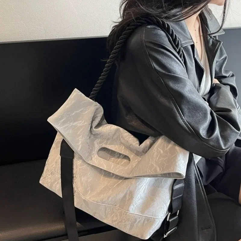 High-End Simple Unique Vintage Diaper Bags For Women Designer Leather Large Capacity Elegant Shoulder Bag Luxury Fashion