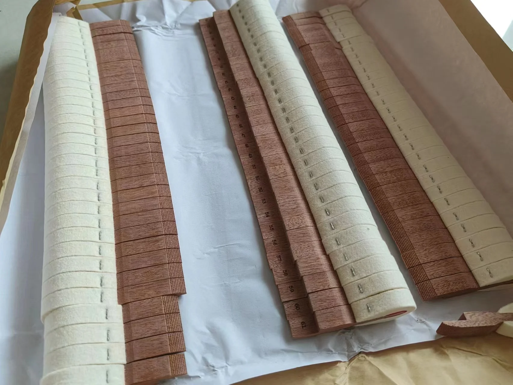 

Triangle piano accessories hammer piano mahogany
