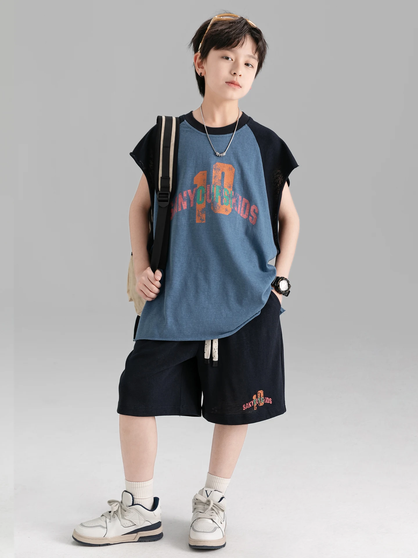 completo-sportivo-estivo-senza-maniche-in-lino-per-ragazzi-set-due-pezzi-leggero-traspirante-e-confortevole-per-bambini-attivi