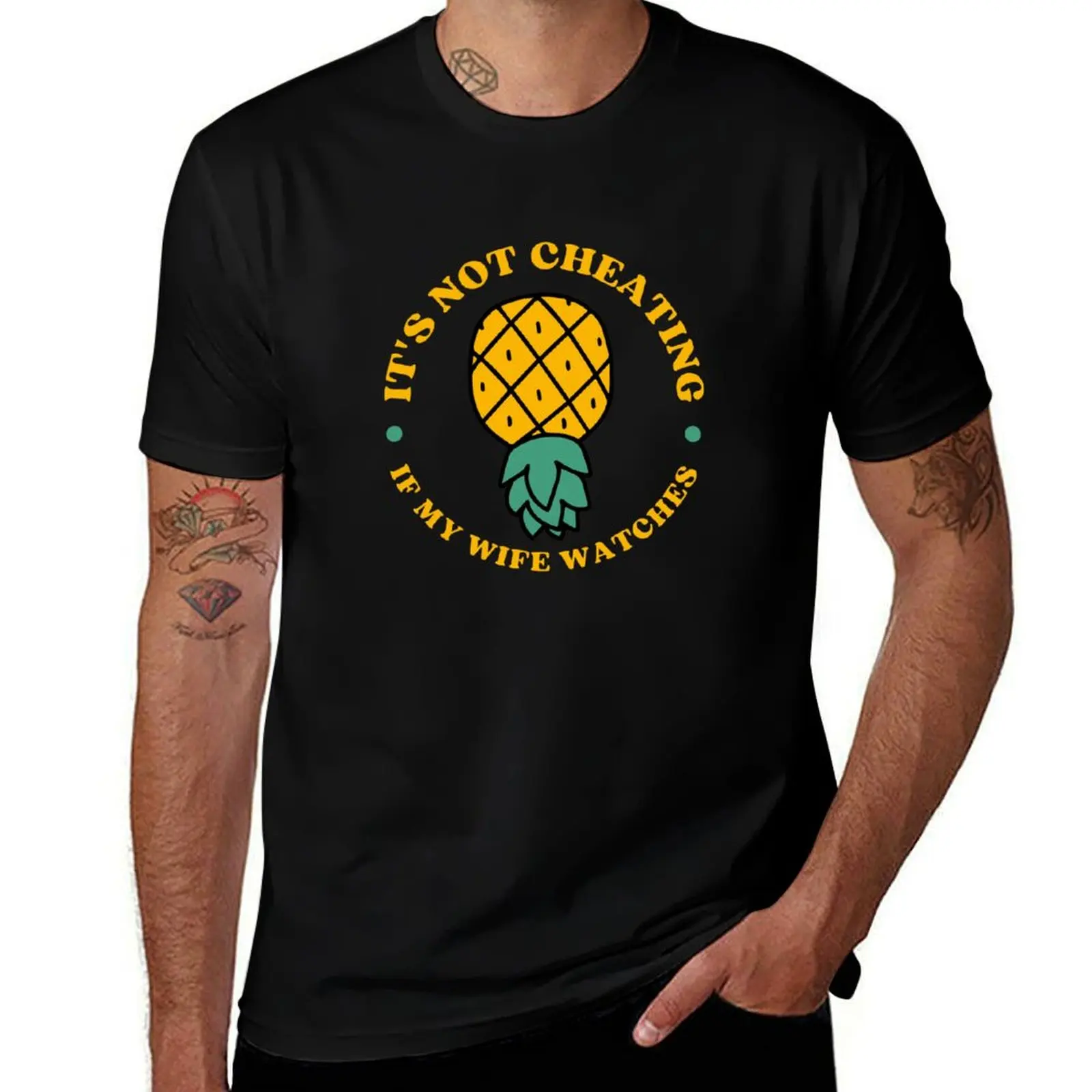 

FUNNY SWINGERS UPSIDE DOWN PINEAPPLE IT'S NOT CHEATING IF MY WIFE WATCHES T-Shirt plus sizes t shirt men