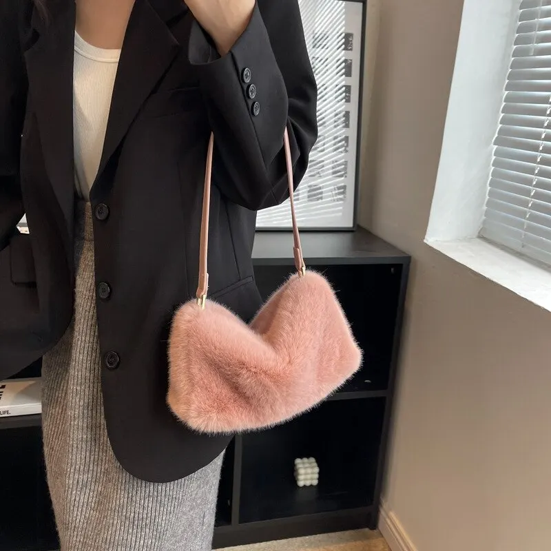 Fashion Soft Faux Fur Shoulder Bag Cute Fluffy Crossbody Handbag Mini Shoulder Chain Bag Messenger Bag