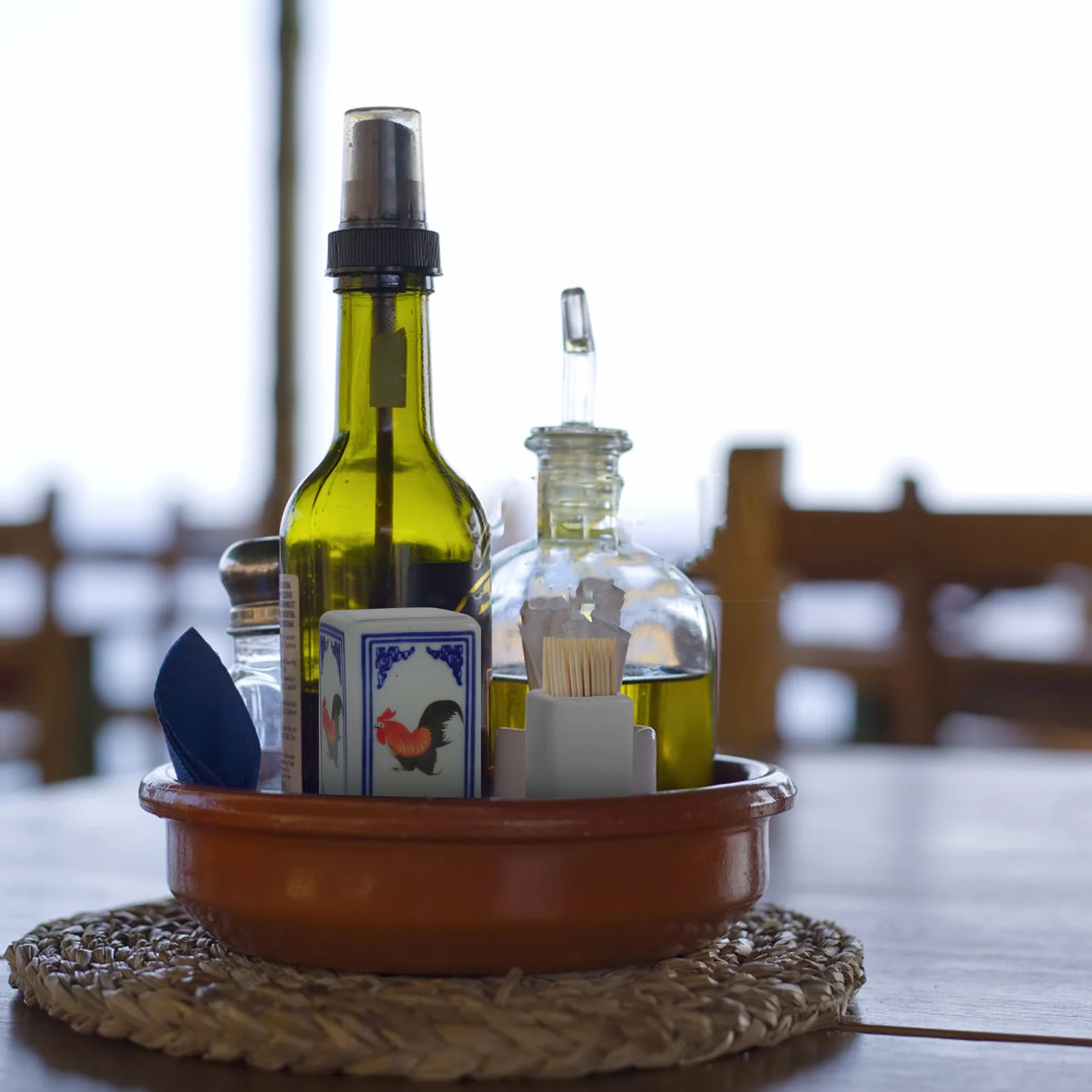 

1Pcs Premium Ceramic Rooster-Themed Toothpick Box Exquisite Dust-Resistant Holder for Dining Room Kitchen Tabletop Decoration