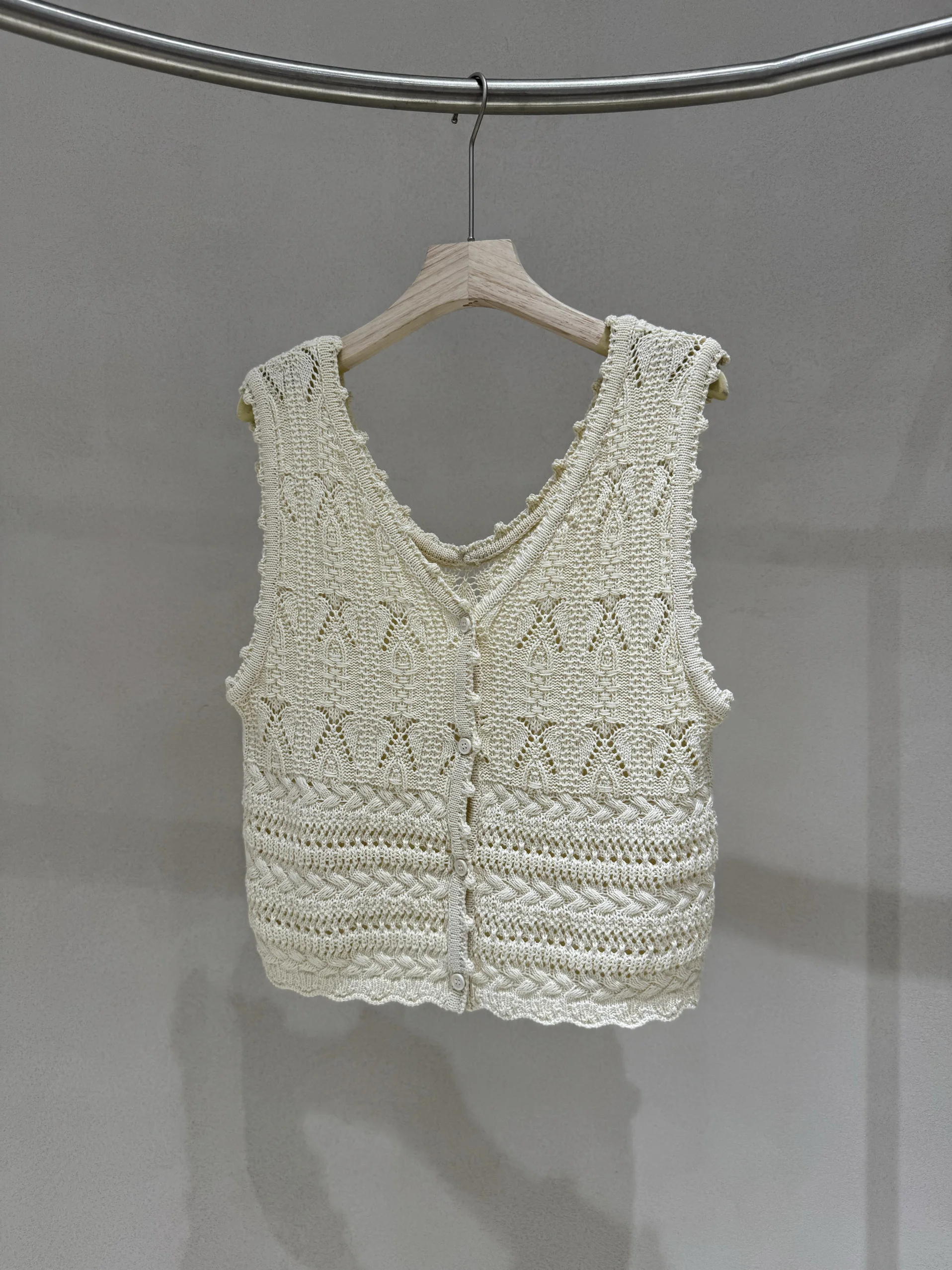 

Women's Knitted Hollow out Vest Summer Slimming Layering Top ort Sle V-Ne Single Button Closure Other Material 00%