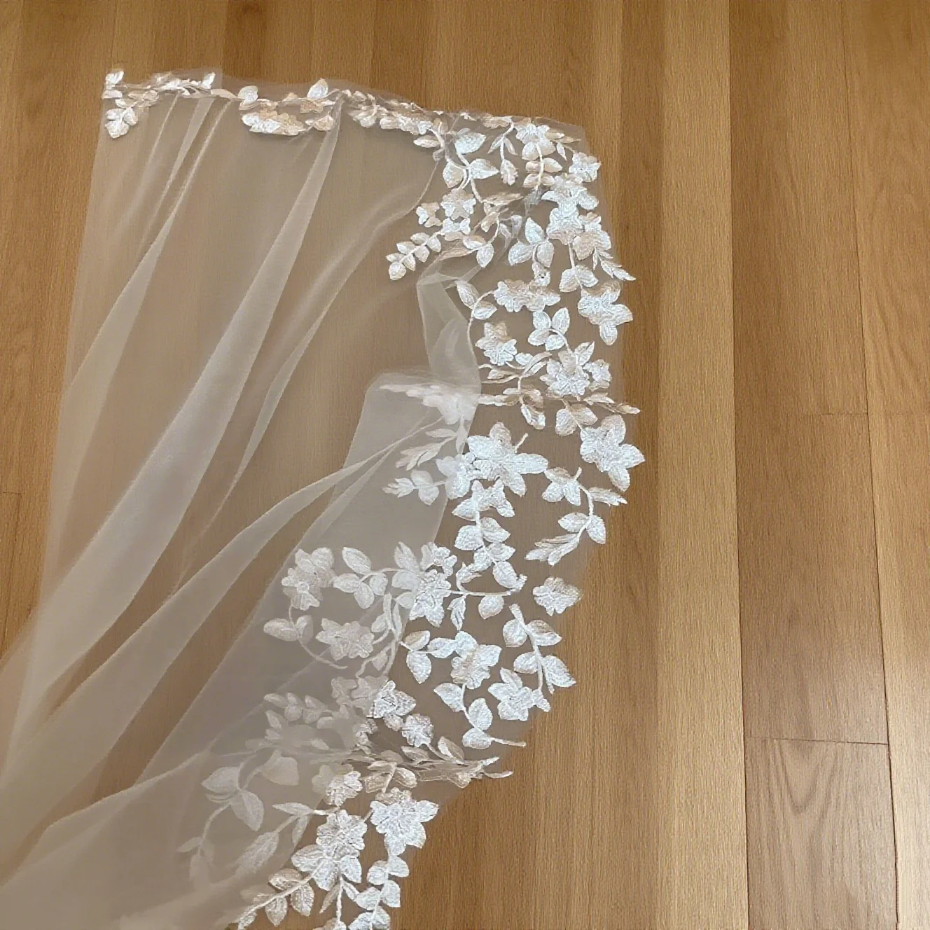 Charming Bridal Veils Luxurious Cathedral Long Voile Mariage Lace Wedding Veil Tulle With Comb Bride Accessories image 4