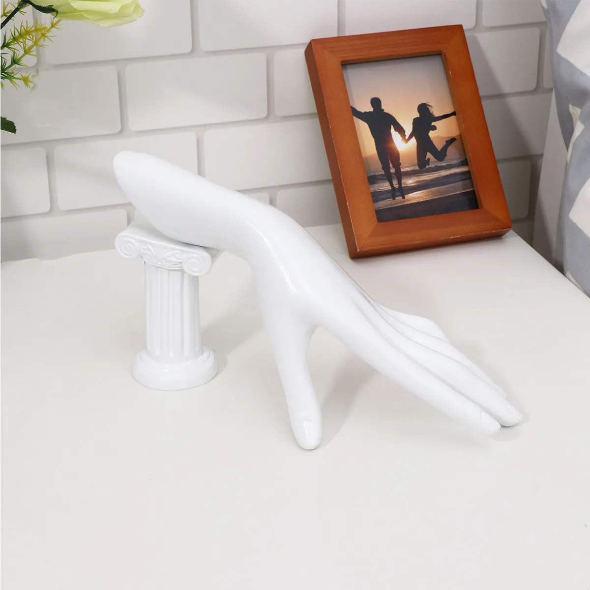 

Resin Hand Shape Jewelry Display Stand Golden Finish Bracelet Ring Earring Organizer Rack Showcase Display Fixture