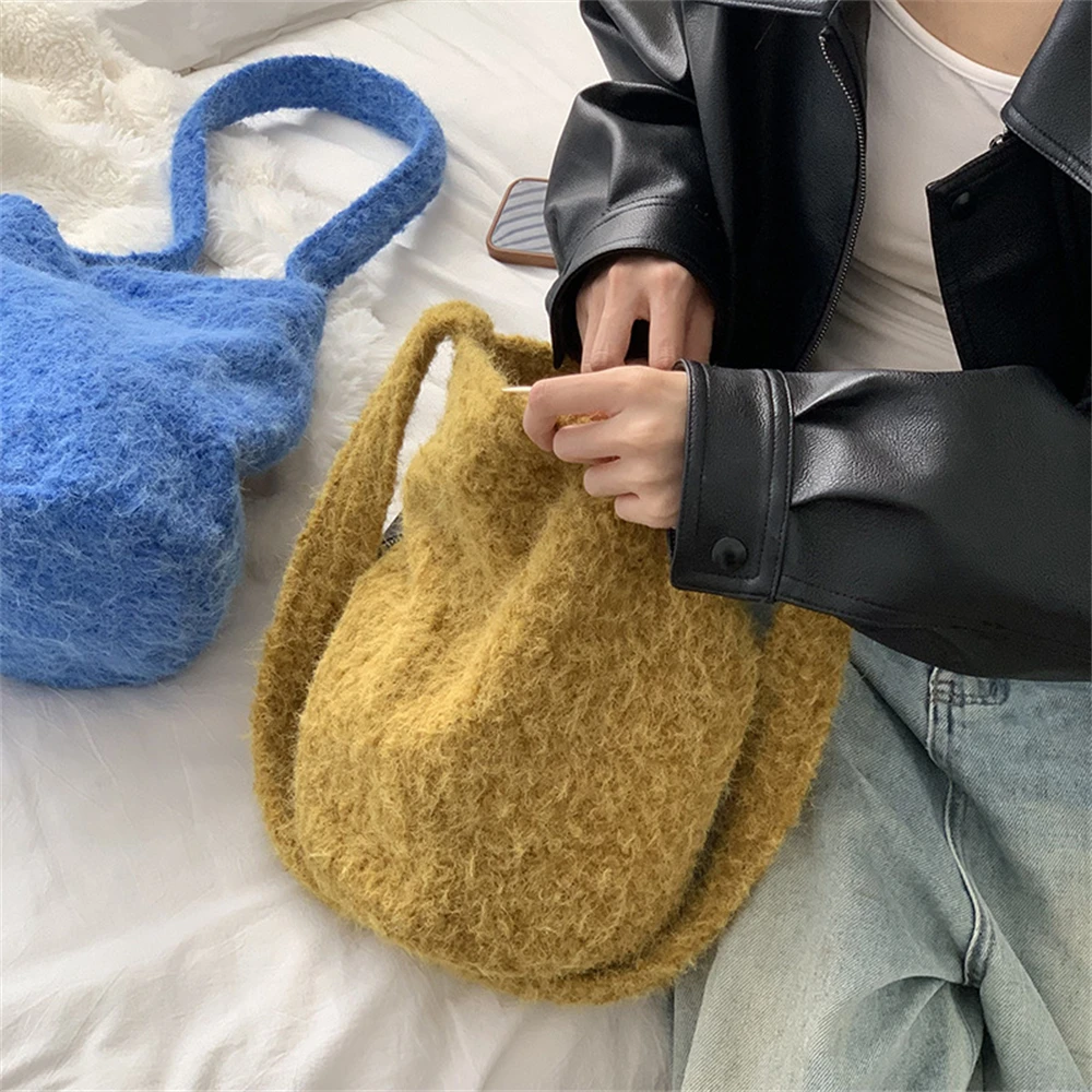 Women's Winter Soft Sticky Woolen Knitted Bag Single Shoulder Slanting Crossbody Bags Large Capacity Casual Plush Bucket Handbag