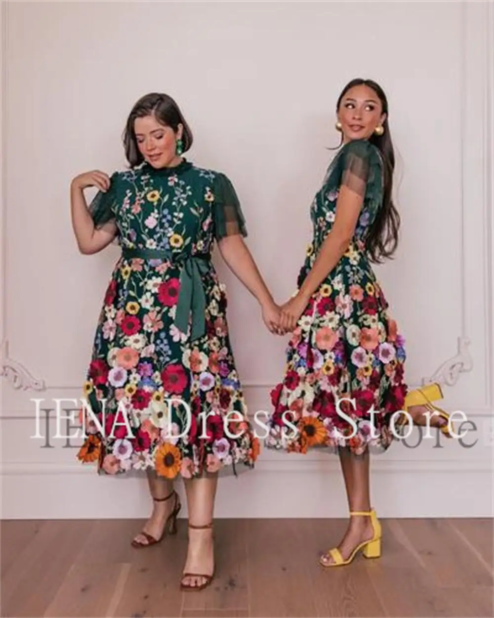 14800 # Elegante Mãe da Noiva Vestidos Plus Size Alta Pescoço de manga curta Flores Wedding Party Vestidos Comprimento A Linha فساتين