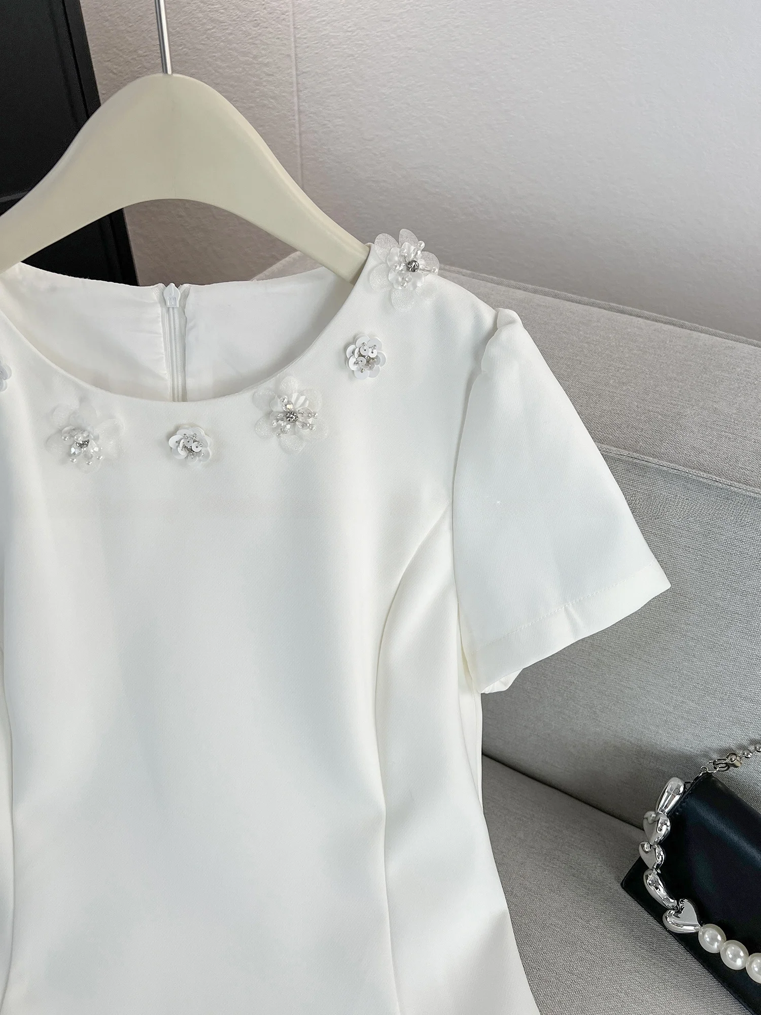 Ele بسيط صيف جديد Faion ort Sve ثلاثية الأبعاد زهرة مزين الدكتور Sli تنورة متجددة الهواء ألف خط صورة ظلية لباس غير رسمي