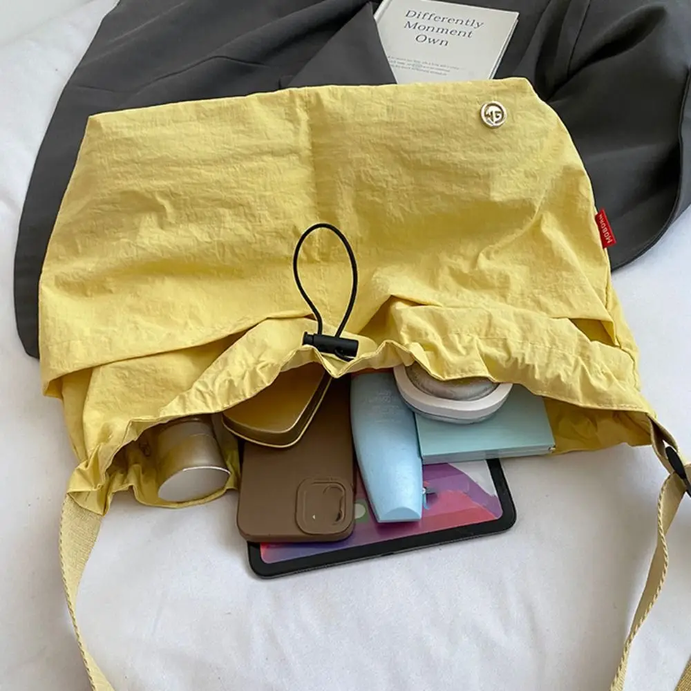 防水ナイロンショルダーバッグ無地布クロスボディバッグ大容量プリーツ巾着バケットバッグ