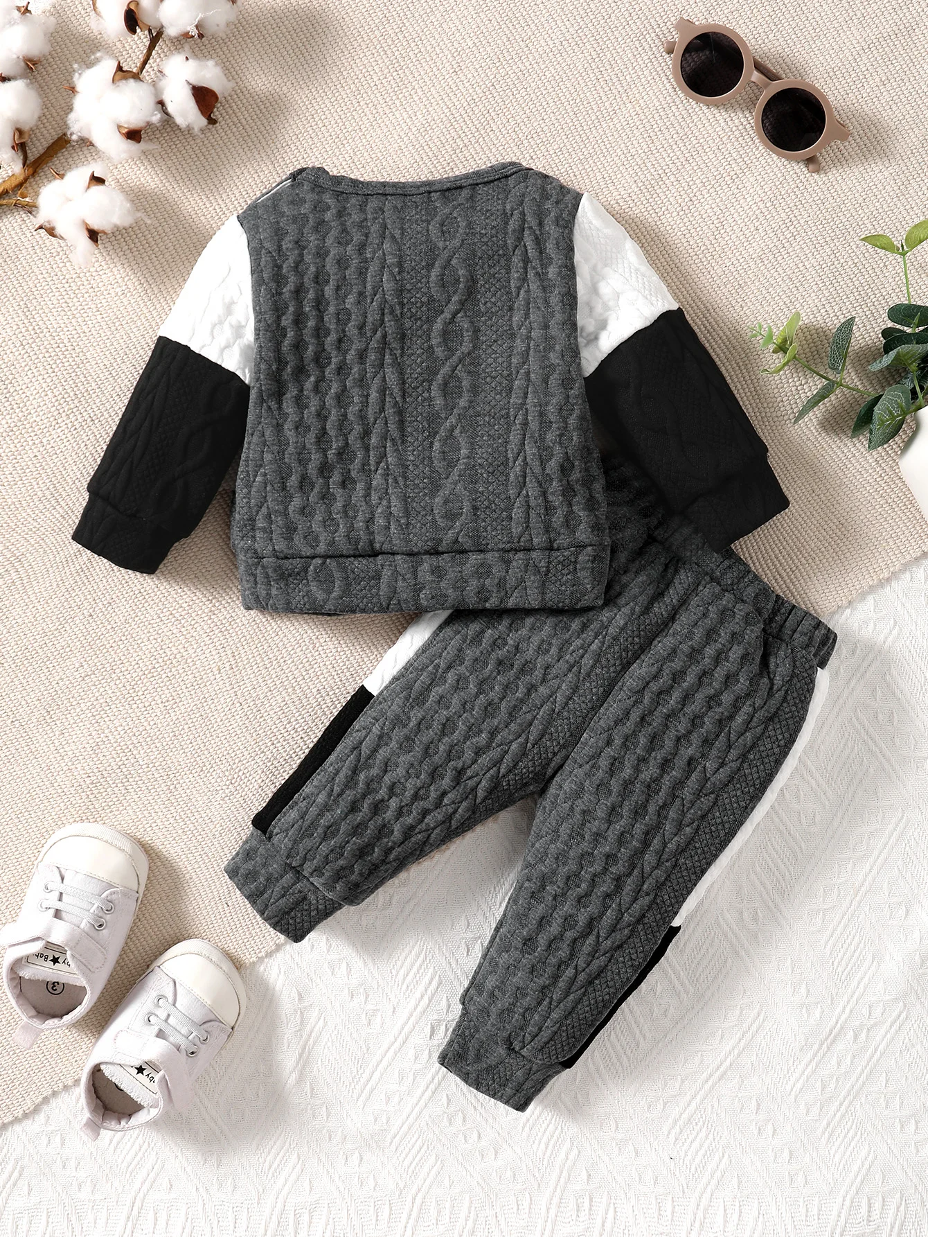 Boys' Winter Home Casual Shoulder Buckle Long Sleeve Thick Silk Cotton White Black Grey Stitching Long Sleeve Boys' Fashion Set