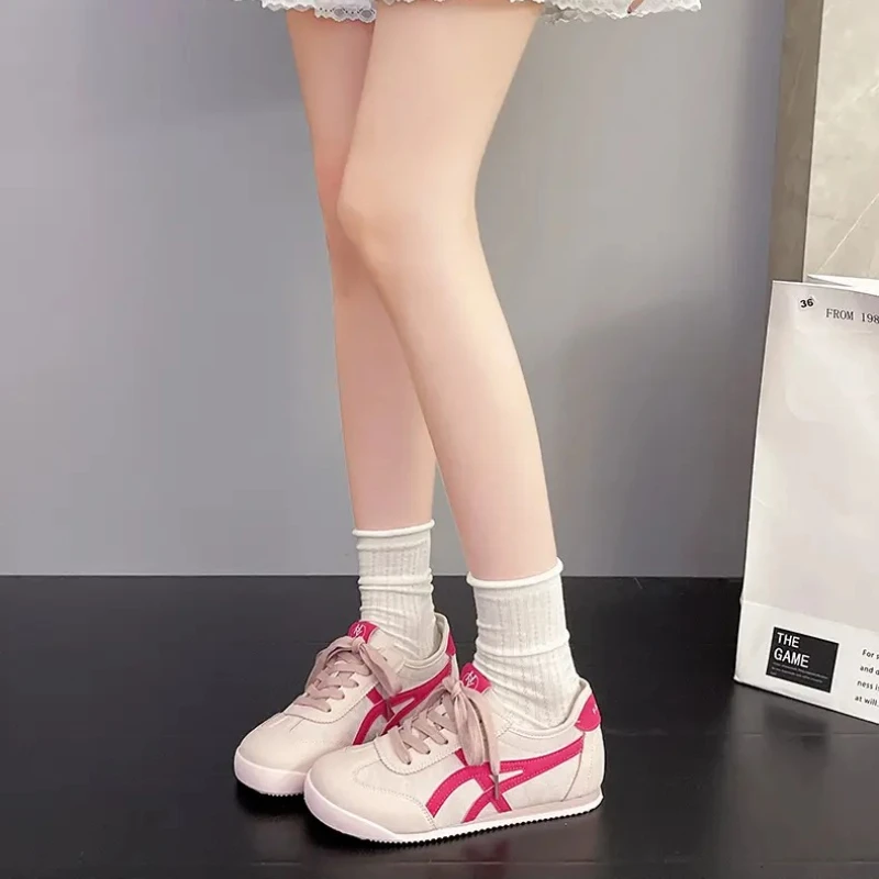 

Women's new fashionable, comfortable and versatile casual sports shoes, breathable and color blocked white shoes