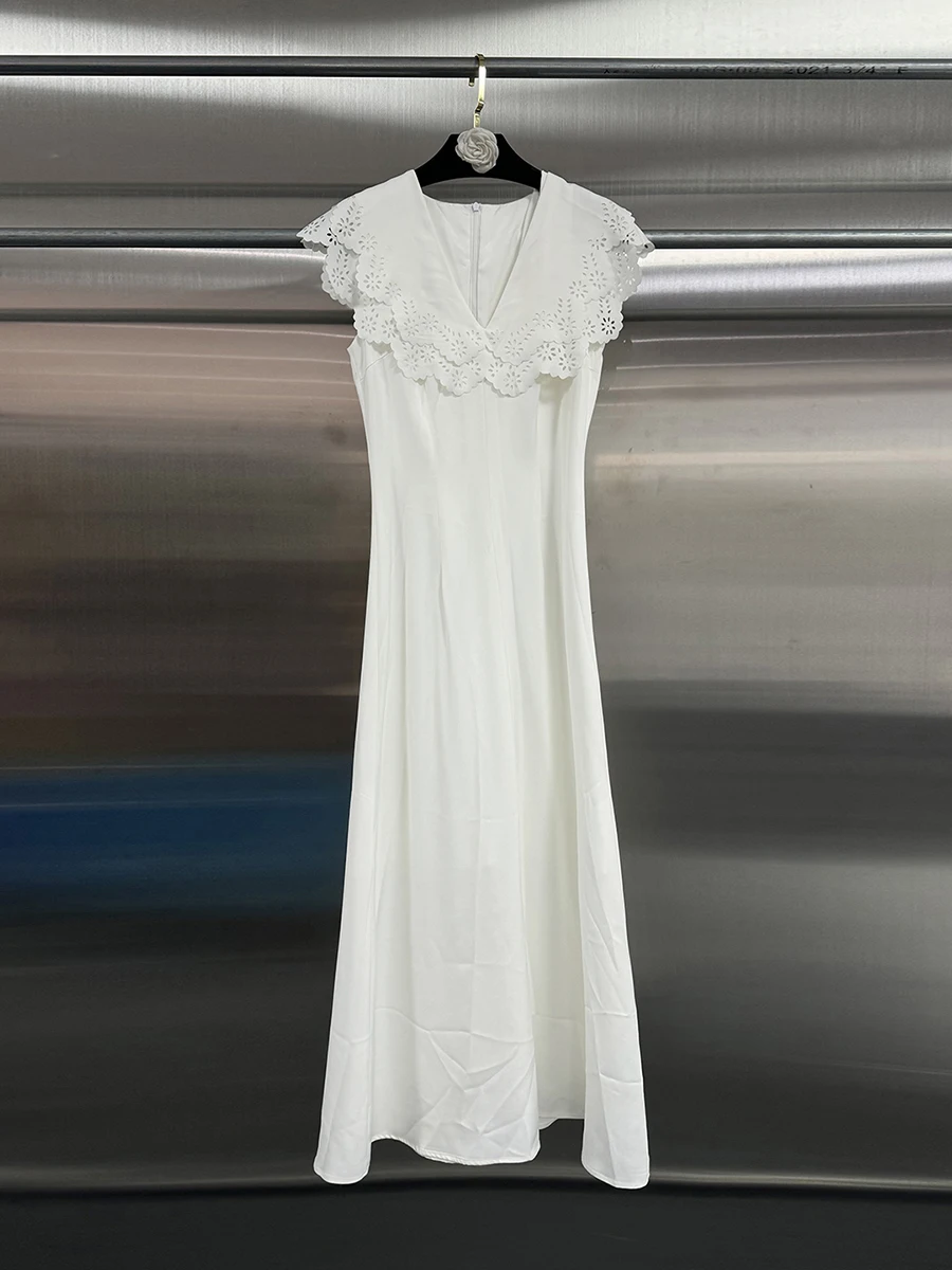 CHICEVER Biała Sukienka z Wycięciami, Dekolt V, Bez Rękawów, Wyszczuplająca, Elegancka, Intelektualna, Letnia Moda Damska