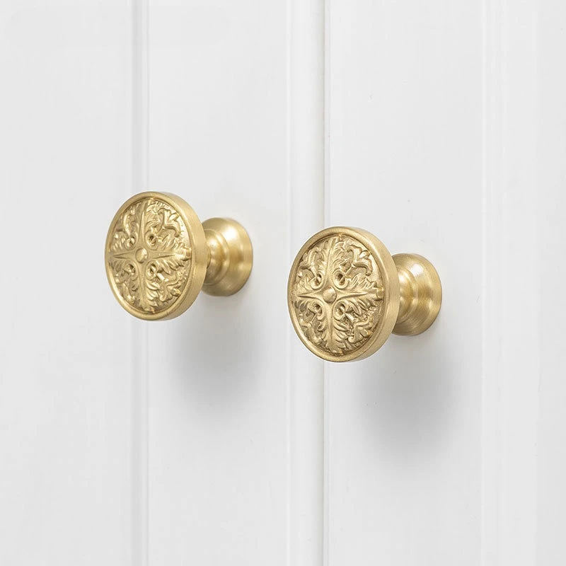 French-American style brass handles for European-style cabinet doors and drawers with pure copper handles for the cabinets