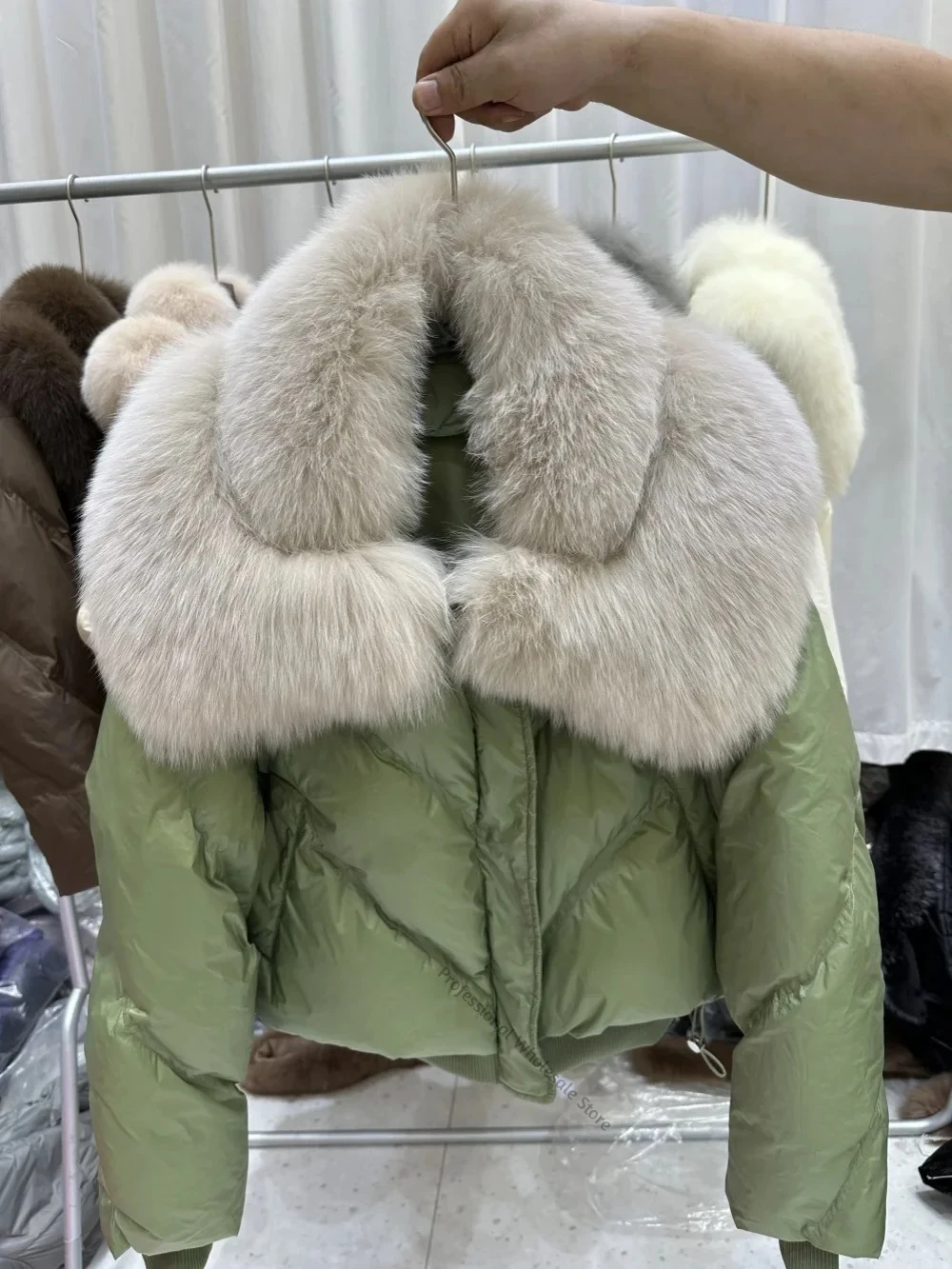 Down Jacket Turn-down Collar Women's Cold Weather Coat Fox Fur Coat Designer Outerwear Real Fur Winter Coat Women City Fashion